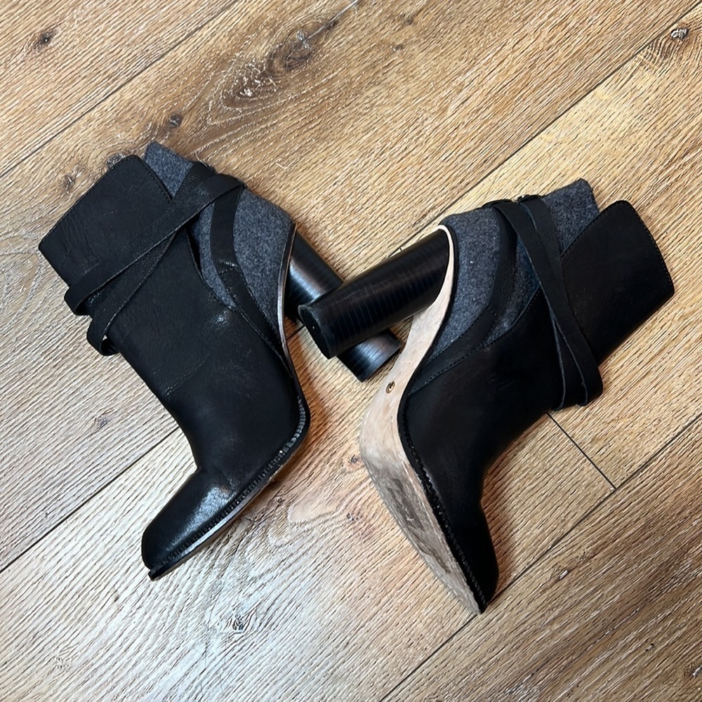 Cynthia Vincent Hue Black Leather & Gray Wool Booties Size 9 - Picture 4 of 11